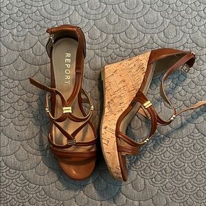 Report Women's Tan Wedge Sandals